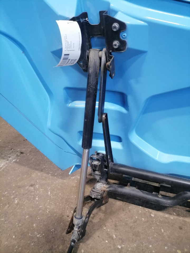 Scania Scania cab wind deflector, roof 2390522 - Aerodinamika/ Spoileris - Sunkvežimis: foto 4 Scania Scania cab wind deflector, roof 2390522 - Aerodinamika/ Spoileris - Sunkvežimis: foto 4