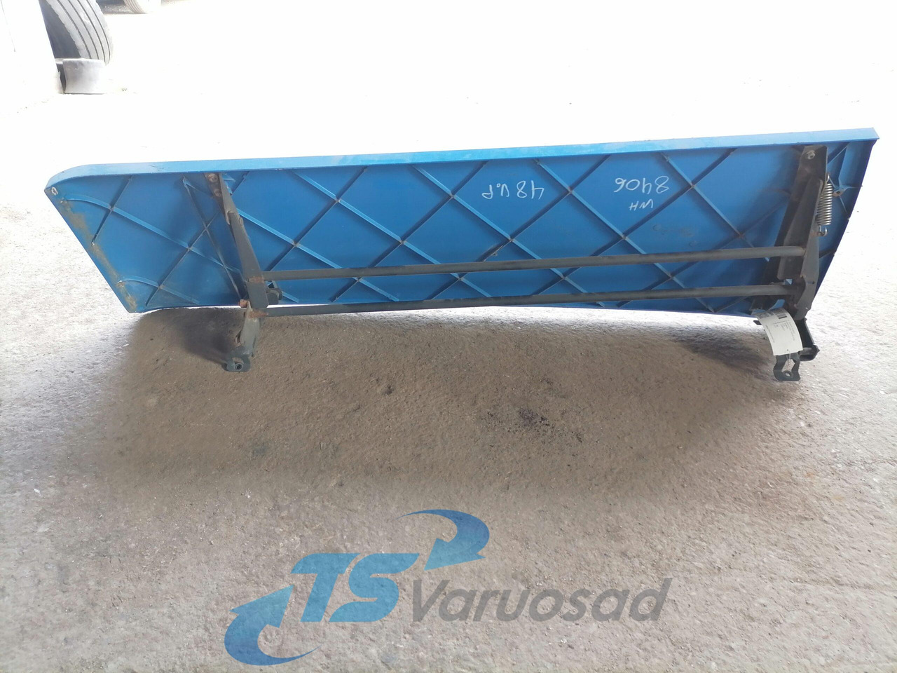 Scania Scania kabiini tuulesuunaja, vasak külg 1348521 - Aerodinamika/ Spoileris - Sunkvežimis: foto 2 Scania Scania kabiini tuulesuunaja, vasak külg 1348521 - Aerodinamika/ Spoileris - Sunkvežimis: foto 2