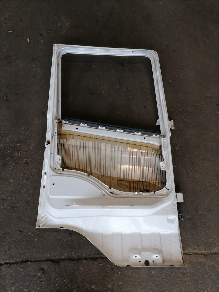 Scania Scania uks, vasak 1476534 - Durys ir dalys - Sunkvežimis: foto 3 Scania Scania uks, vasak 1476534 - Durys ir dalys - Sunkvežimis: foto 3