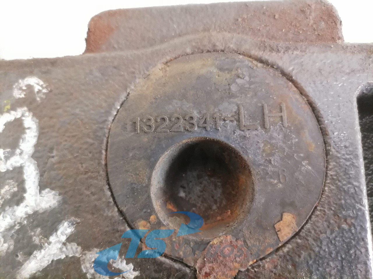 Scania Shock absorber mounting 1354061 - Pakaba - Sunkvežimis: foto 3 Scania Shock absorber mounting 1354061 - Pakaba - Sunkvežimis: foto 3