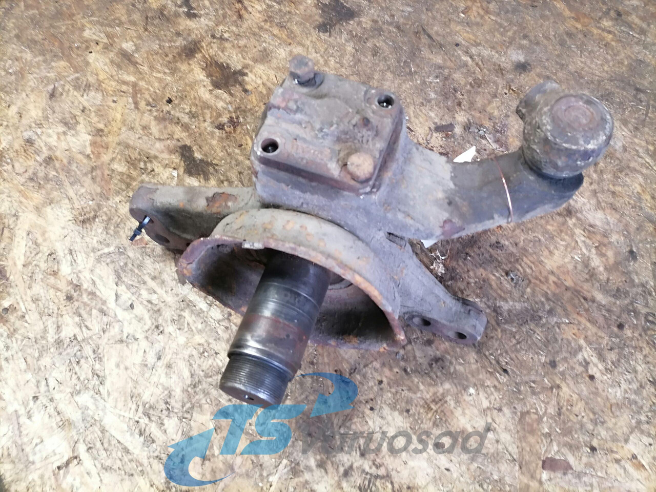 Scania Steering knuckle 1895928 - Ašis ir dalys - Sunkvežimis: foto 2 Scania Steering knuckle 1895928 - Ašis ir dalys - Sunkvežimis: foto 2