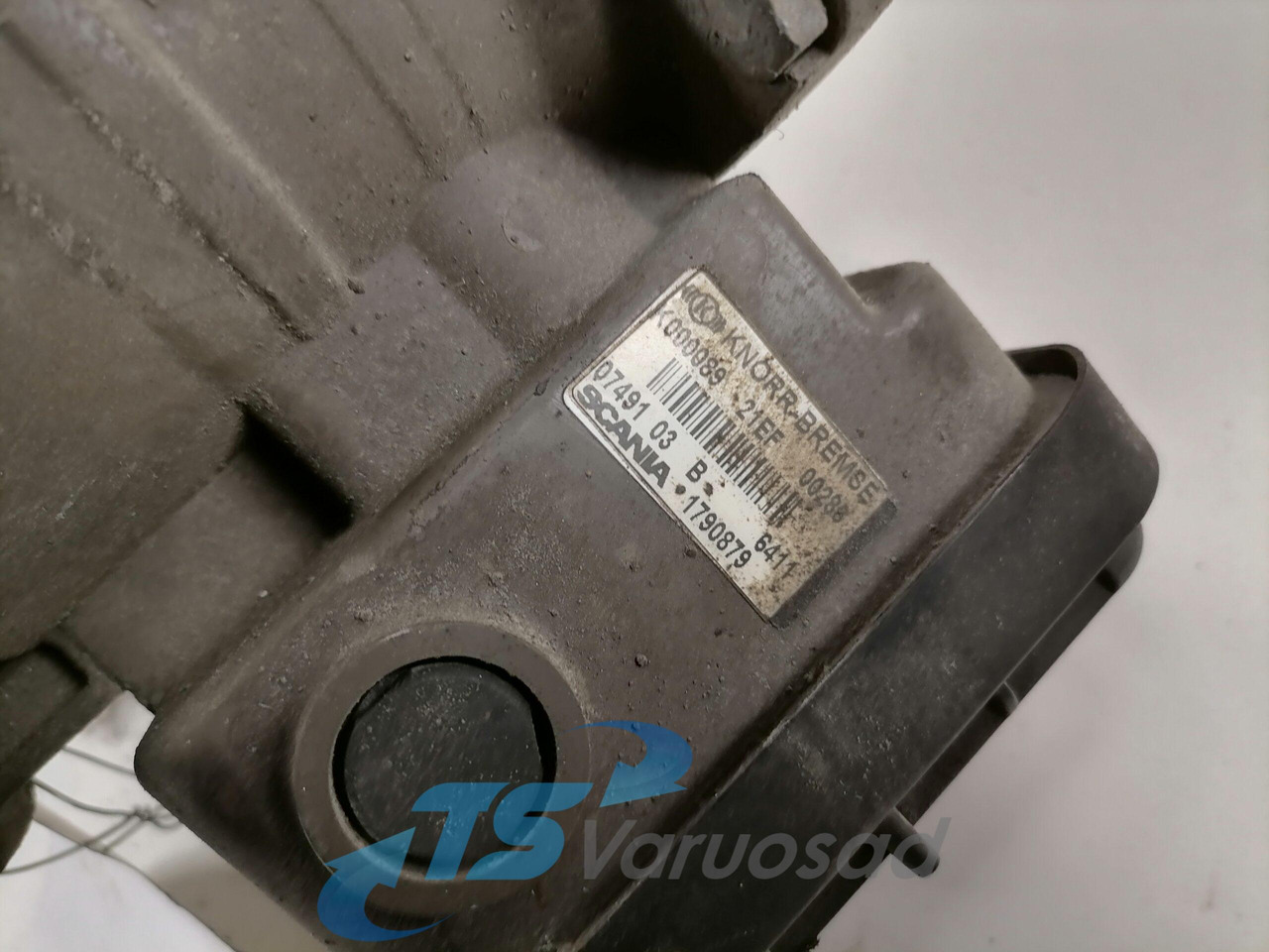 Scania Trailer brake pressure control 1790879 - Stabdžių vožtuvas - Sunkvežimis: foto 3 Scania Trailer brake pressure control 1790879 - Stabdžių vožtuvas - Sunkvežimis: foto 3