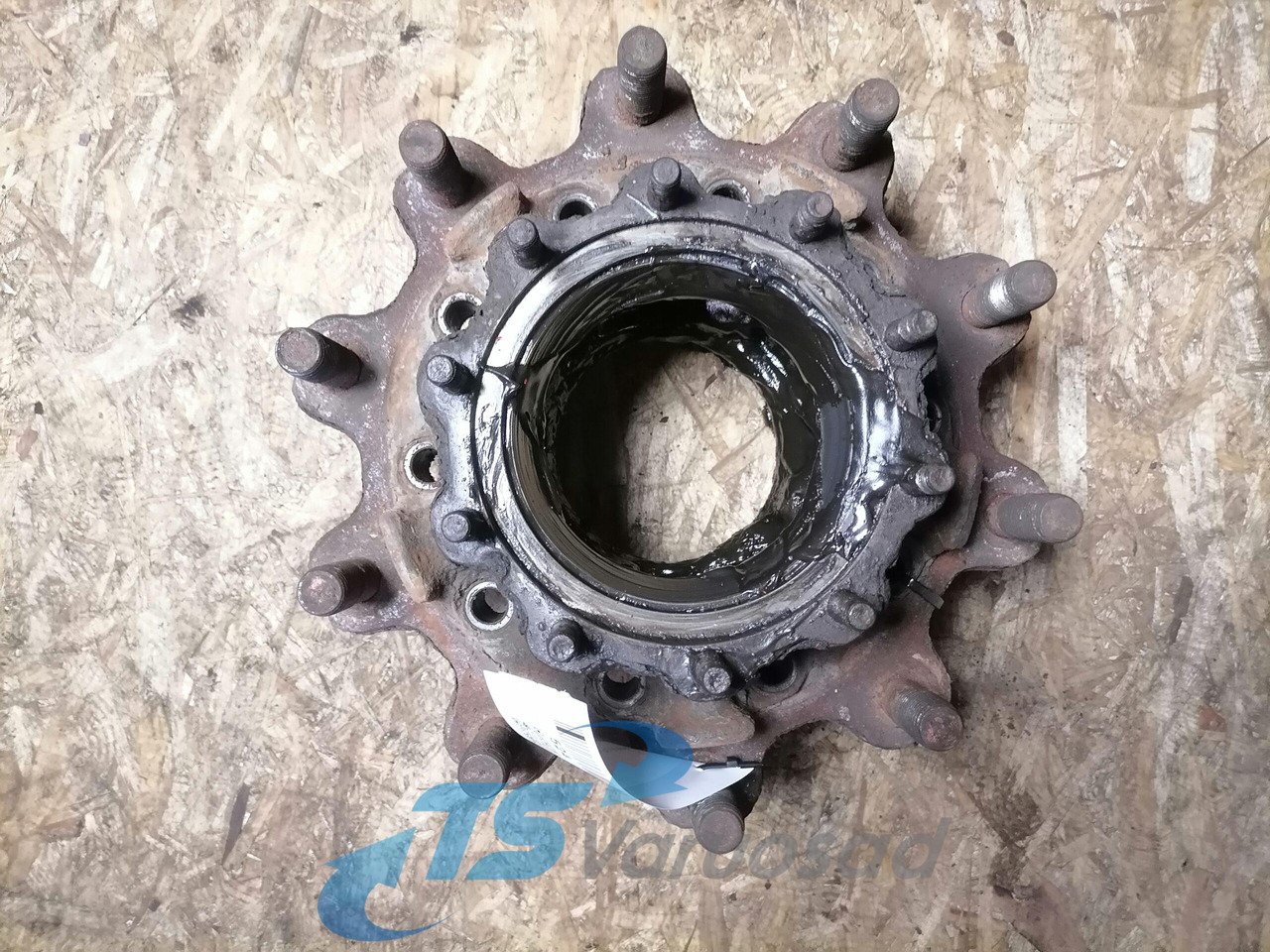 Scania Wheel hub 1724790 - Universali dalis - Sunkvežimis: foto 2 Scania Wheel hub 1724790 - Universali dalis - Sunkvežimis: foto 2