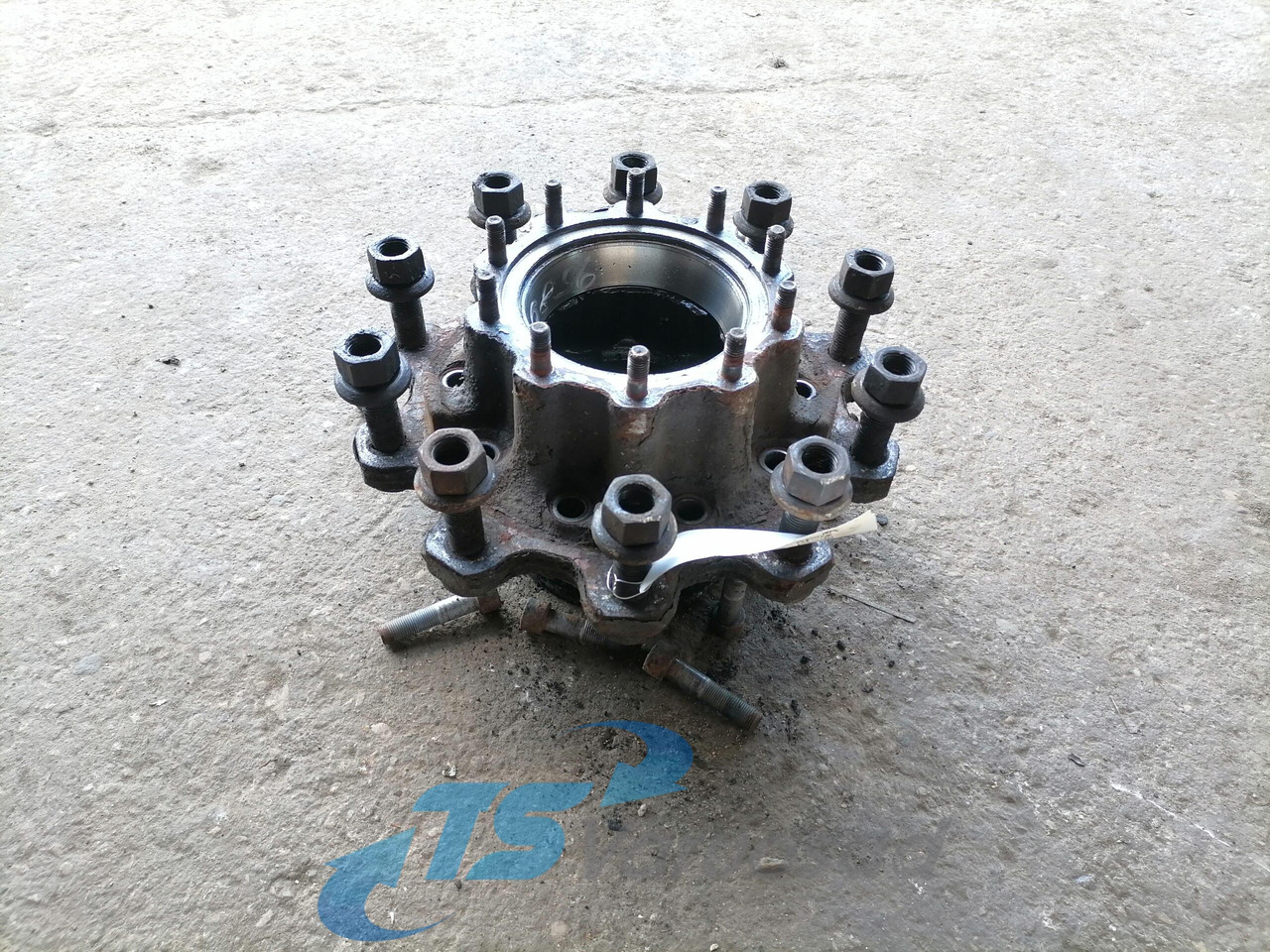 Scania Wheel hub 2290542 - Stebulė - Sunkvežimis: foto 1 Scania Wheel hub 2290542 - Stebulė - Sunkvežimis: foto 1
