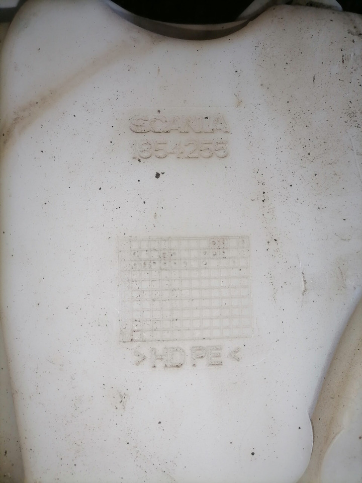 Scania Windscreen washer fluid tank 1854255 - Valytuvas - Sunkvežimis: foto 3 Scania Windscreen washer fluid tank 1854255 - Valytuvas - Sunkvežimis: foto 3