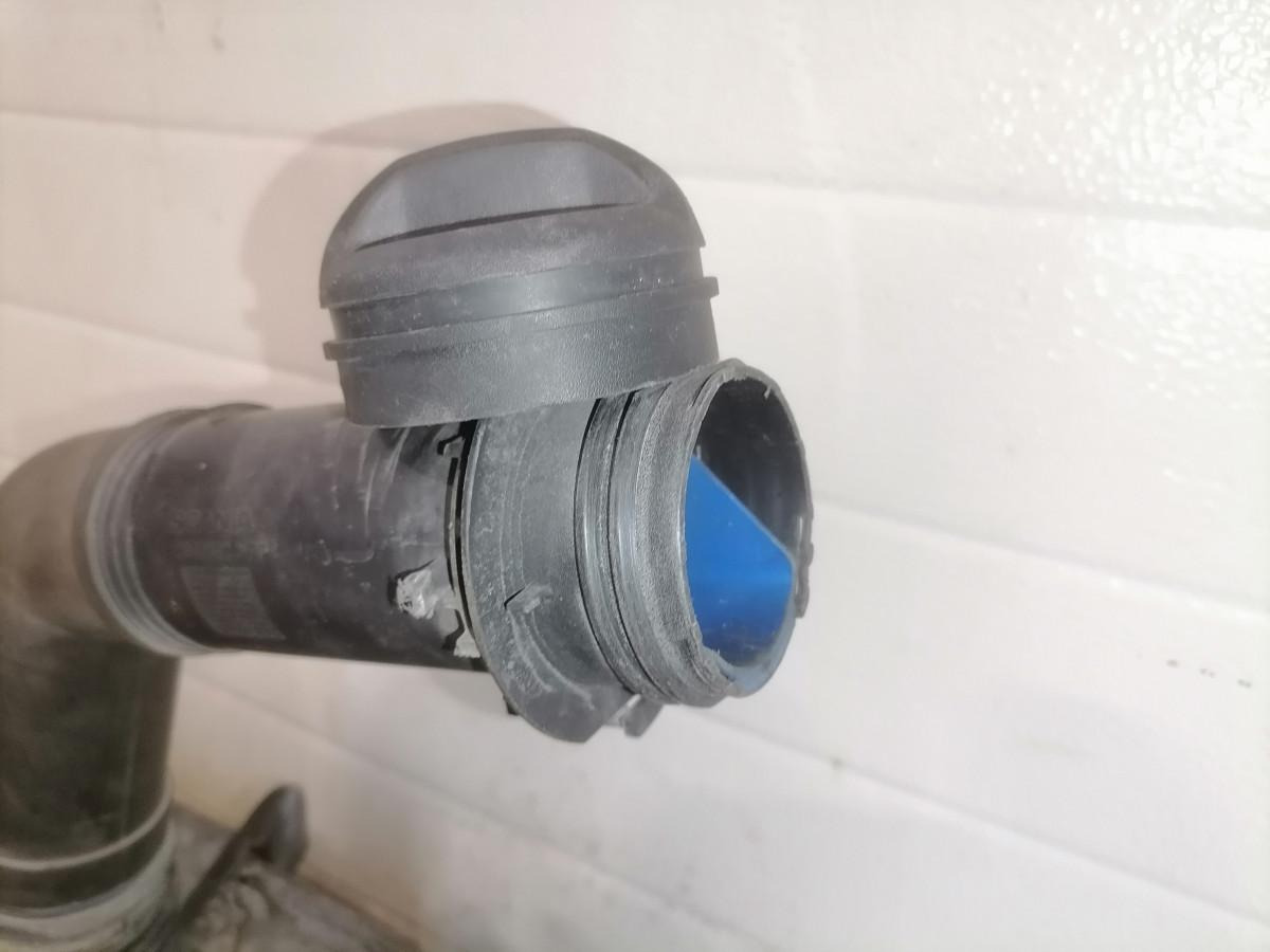 Scania Windscreen washer fluid tank 2512290 - Valytuvas - Sunkvežimis: foto 5 Scania Windscreen washer fluid tank 2512290 - Valytuvas - Sunkvežimis: foto 5