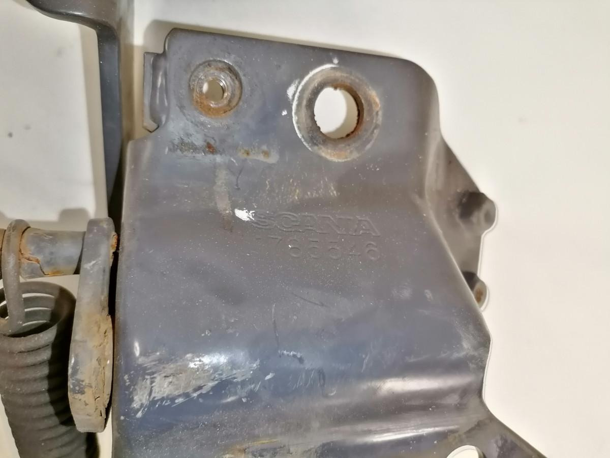Scania lower grille carrier hinge 1785546 - Grotelės - Sunkvežimis: foto 4 Scania lower grille carrier hinge 1785546 - Grotelės - Sunkvežimis: foto 4