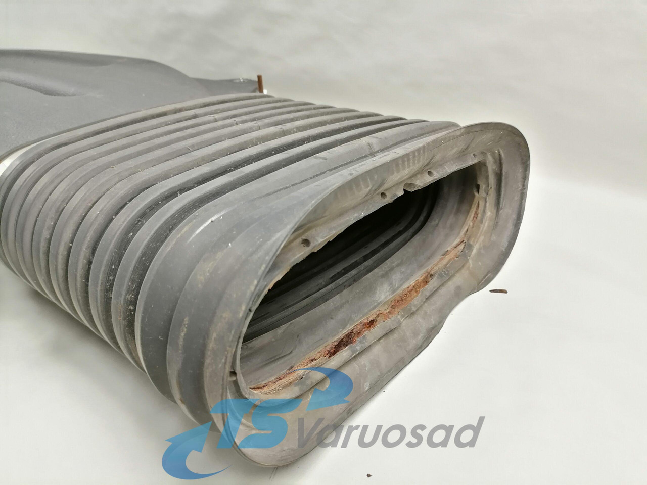 Volvo Air intake 3183543 - Oro įsiurbimo sistema - Sunkvežimis: foto 2 Volvo Air intake 3183543 - Oro įsiurbimo sistema - Sunkvežimis: foto 2