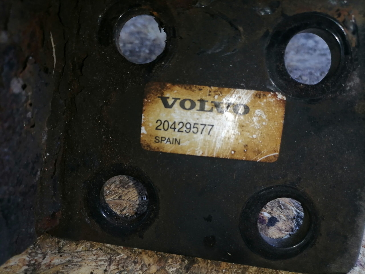 Volvo Bumper bracket 20429577 - Bamperis - Sunkvežimis: foto 3 Volvo Bumper bracket 20429577 - Bamperis - Sunkvežimis: foto 3