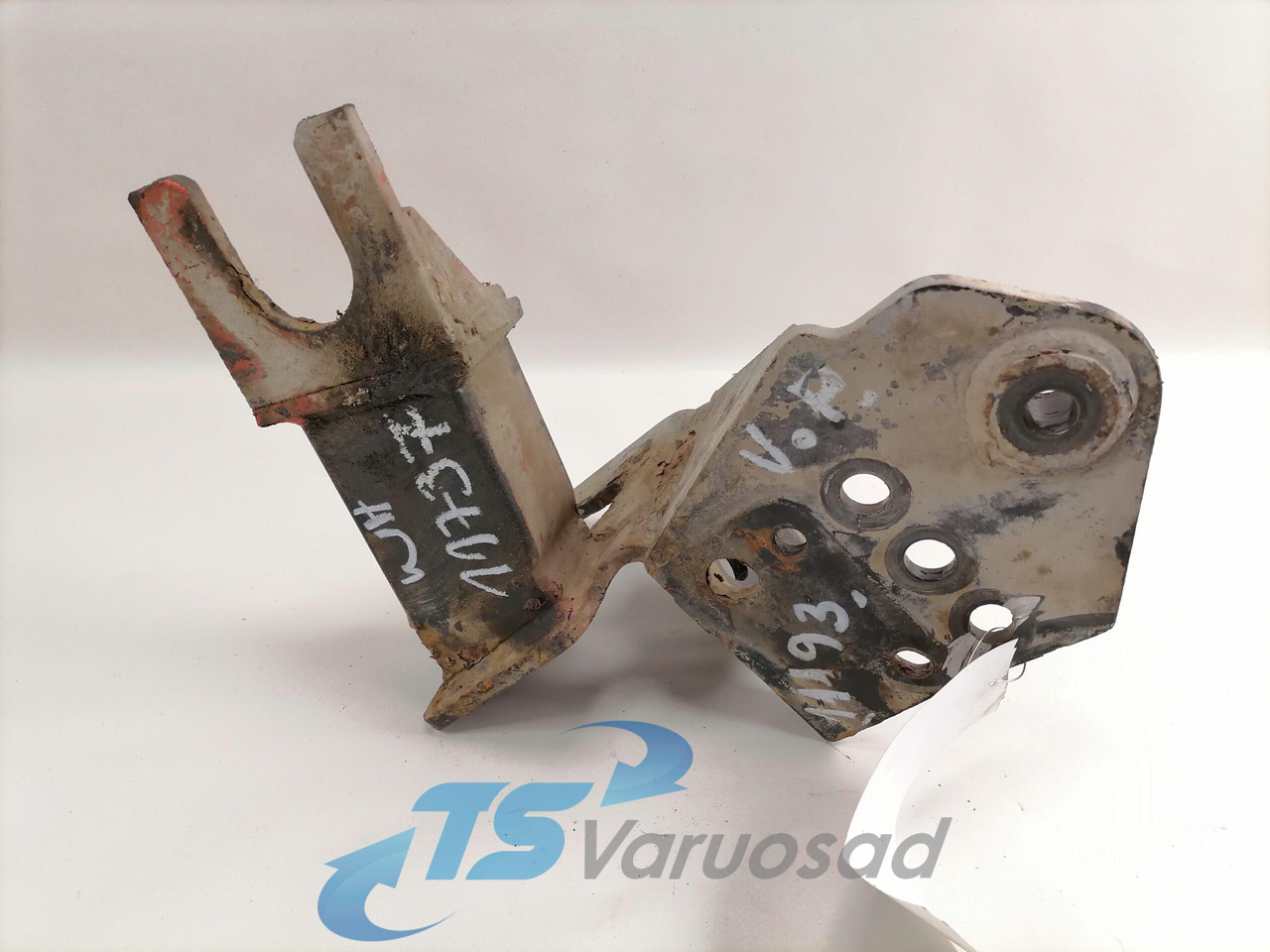 Volvo Bumper bracket 20499243 - Bamperis - Sunkvežimis: foto 2 Volvo Bumper bracket 20499243 - Bamperis - Sunkvežimis: foto 2