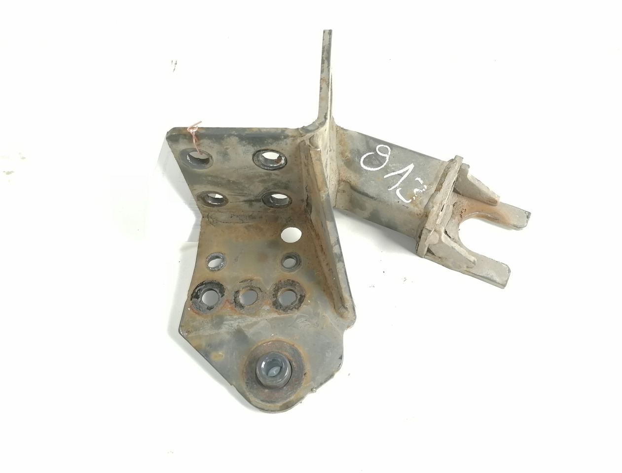 Volvo Bumper bracket 20499244 - Bamperis - Sunkvežimis: foto 1 Volvo Bumper bracket 20499244 - Bamperis - Sunkvežimis: foto 1