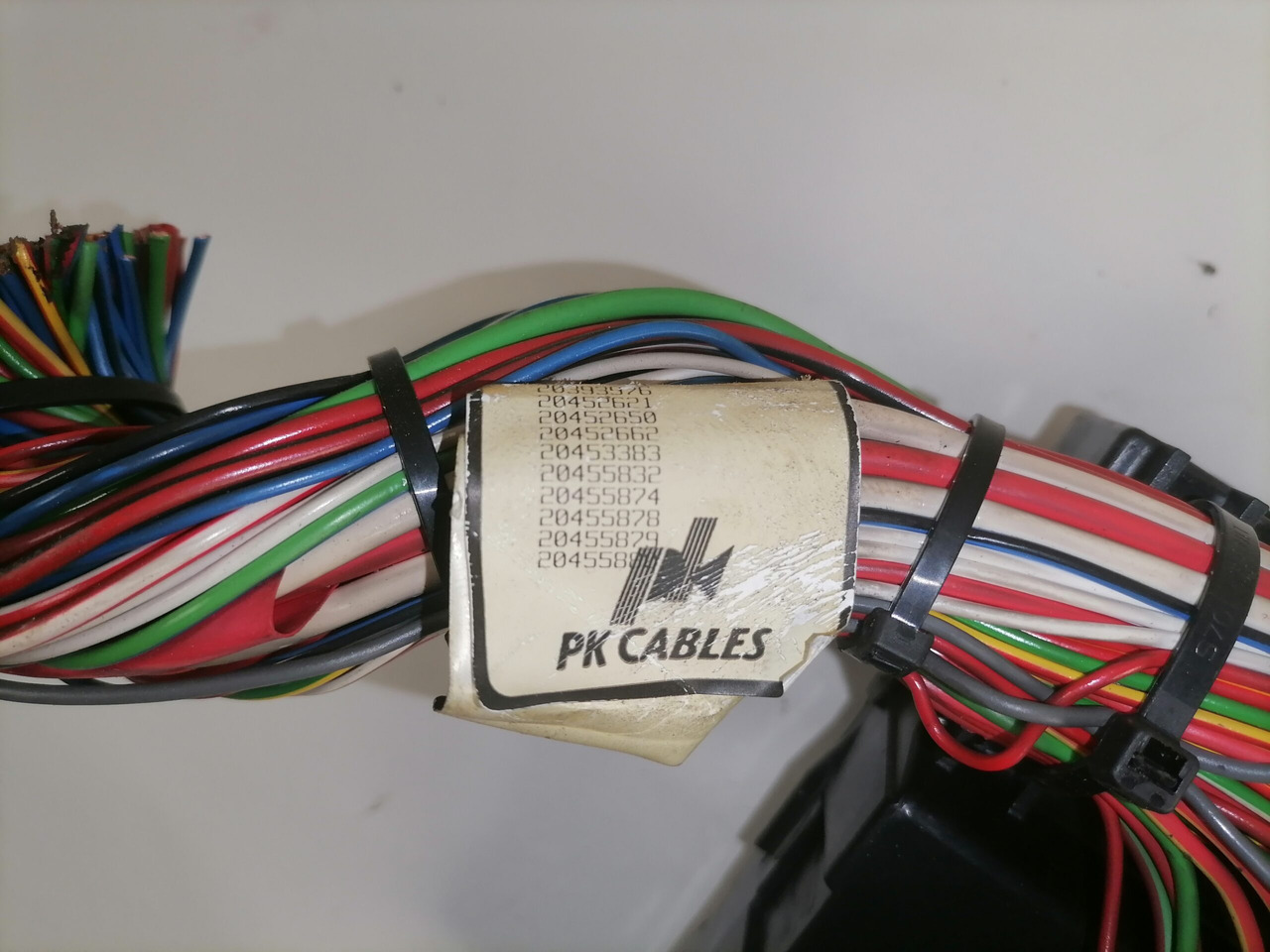 Volvo Central electric unit 20429914 - Saugiklis - Sunkvežimis: foto 4 Volvo Central electric unit 20429914 - Saugiklis - Sunkvežimis: foto 4