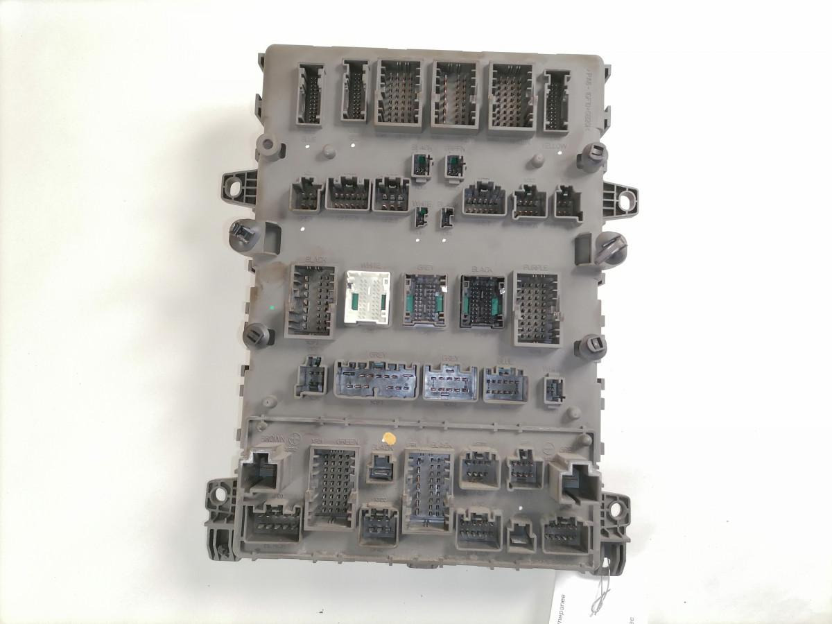 Volvo Central electric unit 22009557 - Saugiklis - Sunkvežimis: foto 3 Volvo Central electric unit 22009557 - Saugiklis - Sunkvežimis: foto 3