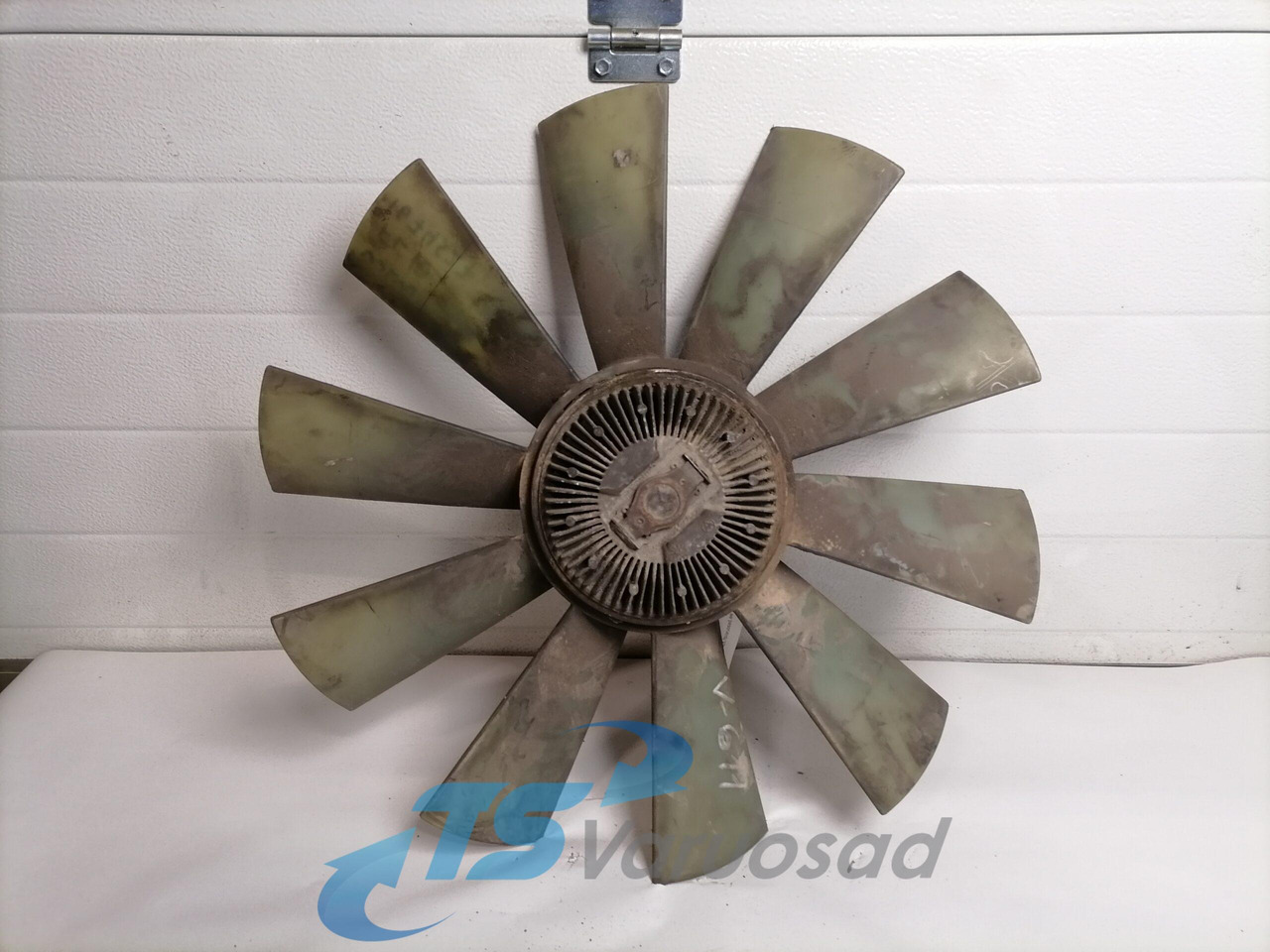 Volvo Cooling fan 1674527 - Ventiliatorius - Sunkvežimis: foto 1 Volvo Cooling fan 1674527 - Ventiliatorius - Sunkvežimis: foto 1