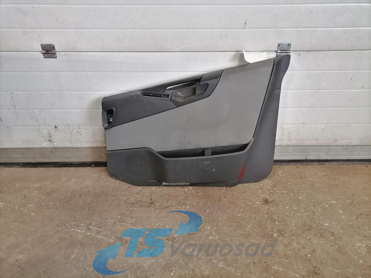 Volvo Door trim panel 21934402 - Durys ir dalys - Sunkvežimis: foto 1 Volvo Door trim panel 21934402 - Durys ir dalys - Sunkvežimis: foto 1
