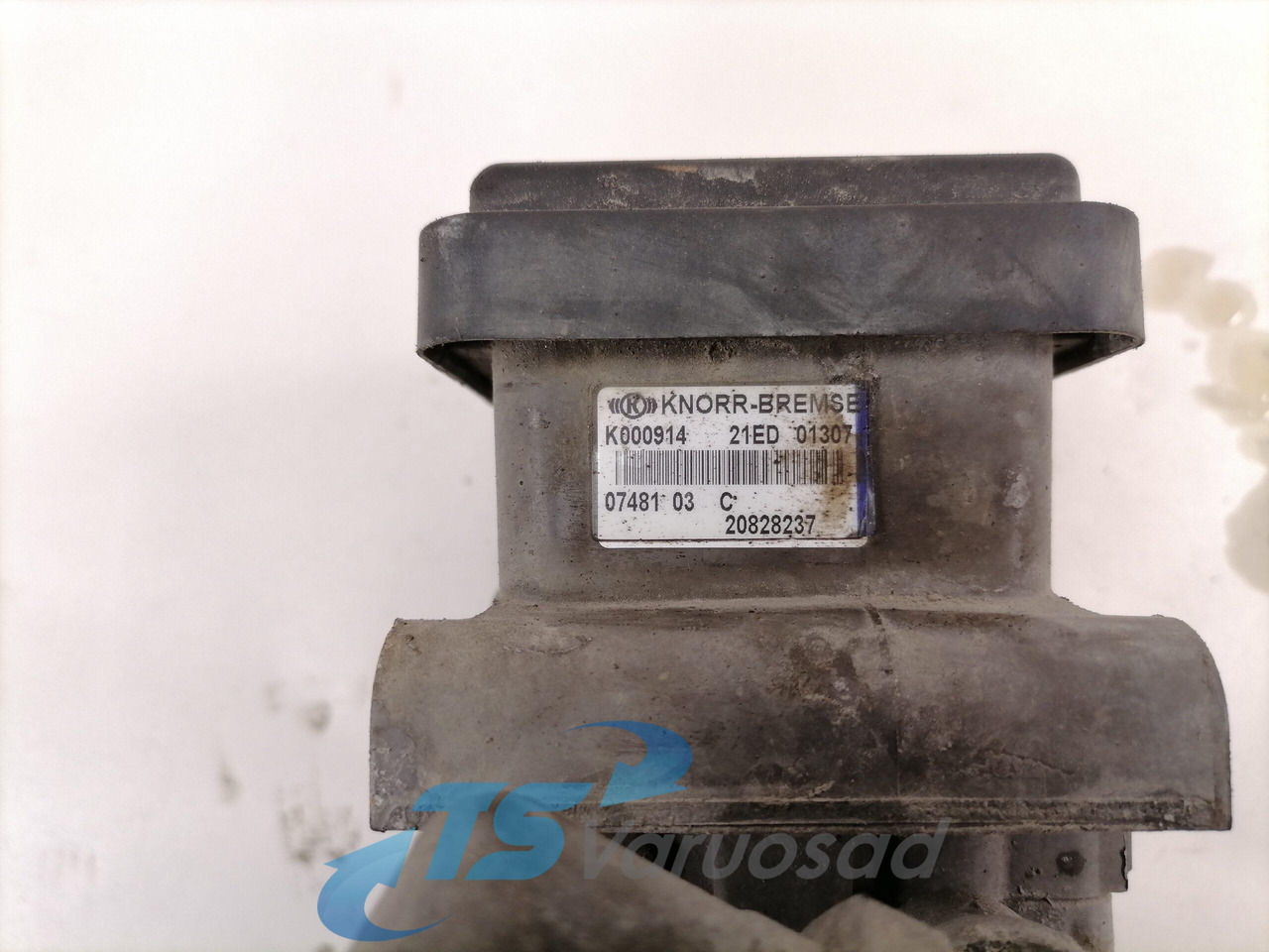 Volvo EBS brake valve 20828237 - Stabdžių vožtuvas - Sunkvežimis: foto 3 Volvo EBS brake valve 20828237 - Stabdžių vožtuvas - Sunkvežimis: foto 3