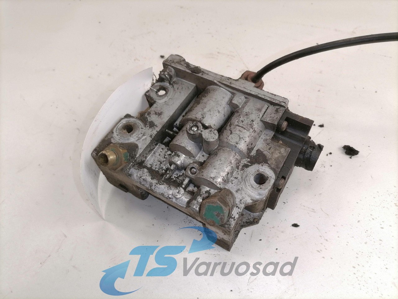 Volvo Engine control switch 2041199 - Išmetimo sistema - Sunkvežimis: foto 3 Volvo Engine control switch 2041199 - Išmetimo sistema - Sunkvežimis: foto 3