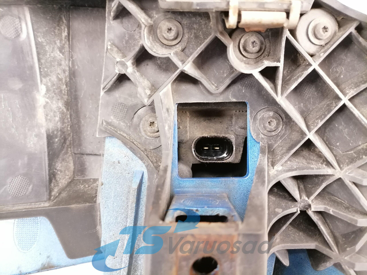 Volvo Esitule korpuse plastik 82882834 - Apšvietimas - Sunkvežimis: foto 3 Volvo Esitule korpuse plastik 82882834 - Apšvietimas - Sunkvežimis: foto 3