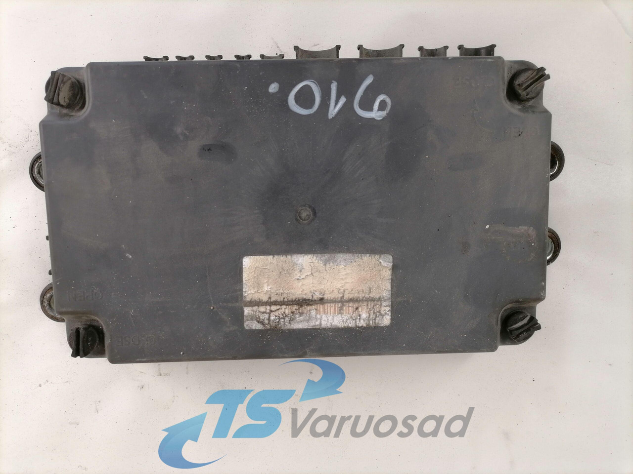 Volvo Fuse box 21717590 - Saugiklis - Sunkvežimis: foto 1 Volvo Fuse box 21717590 - Saugiklis - Sunkvežimis: foto 1