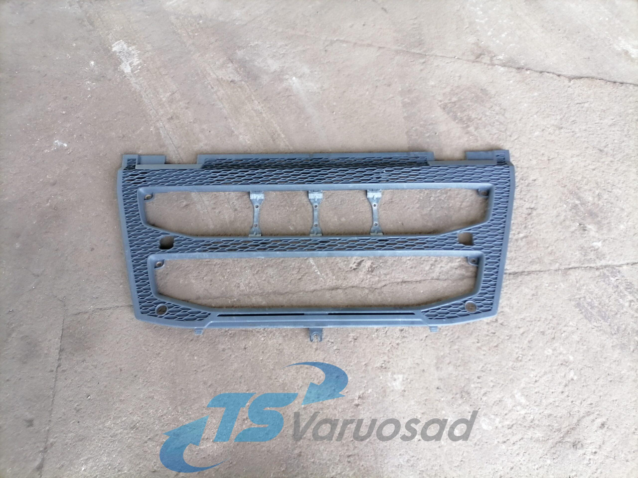 Volvo Grille panel 82491903 - Grotelės - Sunkvežimis: foto 1 Volvo Grille panel 82491903 - Grotelės - Sunkvežimis: foto 1