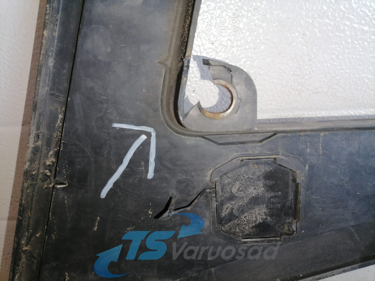 Volvo Grille panel 82491908 - Grotelės - Sunkvežimis: foto 3 Volvo Grille panel 82491908 - Grotelės - Sunkvežimis: foto 3