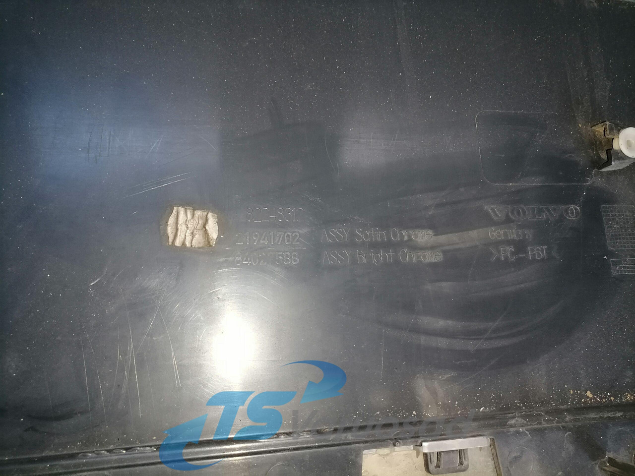 Volvo Grille panel 84027588 - Grotelės - Sunkvežimis: foto 4 Volvo Grille panel 84027588 - Grotelės - Sunkvežimis: foto 4