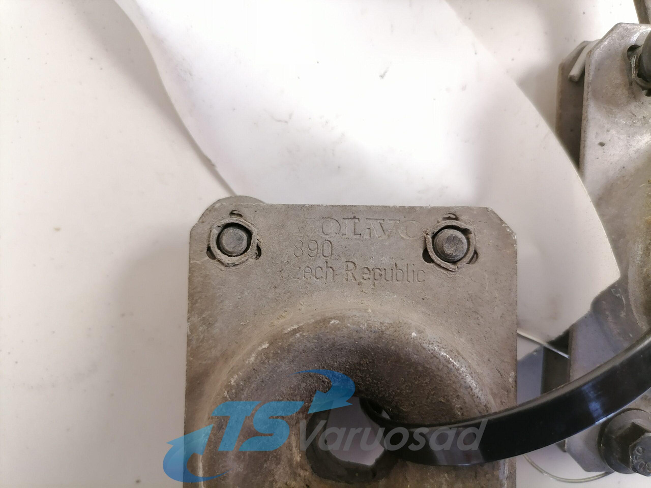 Volvo Iluvõre lukk 20425414 - Grotelės - Sunkvežimis: foto 4 Volvo Iluvõre lukk 20425414 - Grotelės - Sunkvežimis: foto 4