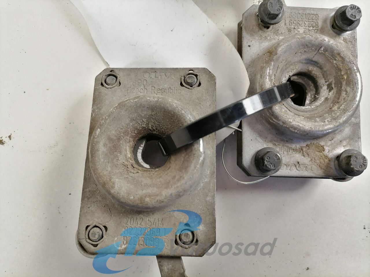 Volvo Iluvõre lukk 20425414 - Grotelės - Sunkvežimis: foto 3 Volvo Iluvõre lukk 20425414 - Grotelės - Sunkvežimis: foto 3