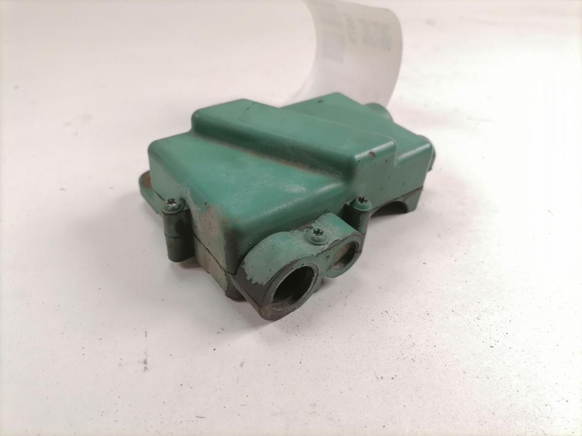 Volvo Juhtmestiku harukarp 04214496 - Saugiklis - Sunkvežimis: foto 2 Volvo Juhtmestiku harukarp 04214496 - Saugiklis - Sunkvežimis: foto 2