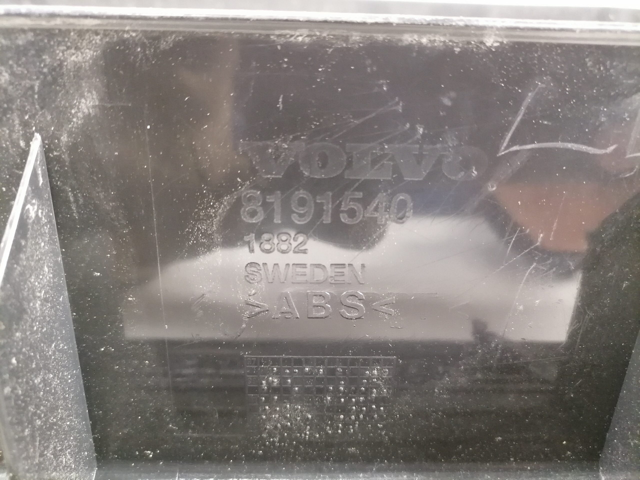 Volvo Küljeluugi plastraam 8191540 - Universali dalis - Sunkvežimis: foto 2 Volvo Küljeluugi plastraam 8191540 - Universali dalis - Sunkvežimis: foto 2