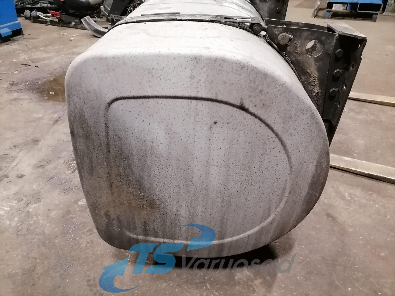 Volvo Kütusepaak 900L 21442022 - Degalų bakas - Sunkvežimis: foto 2 Volvo Kütusepaak 900L 21442022 - Degalų bakas - Sunkvežimis: foto 2