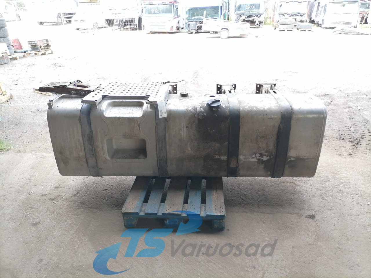 Volvo Kütusepaak 900L 21442022 - Degalų bakas - Sunkvežimis: foto 4 Volvo Kütusepaak 900L 21442022 - Degalų bakas - Sunkvežimis: foto 4