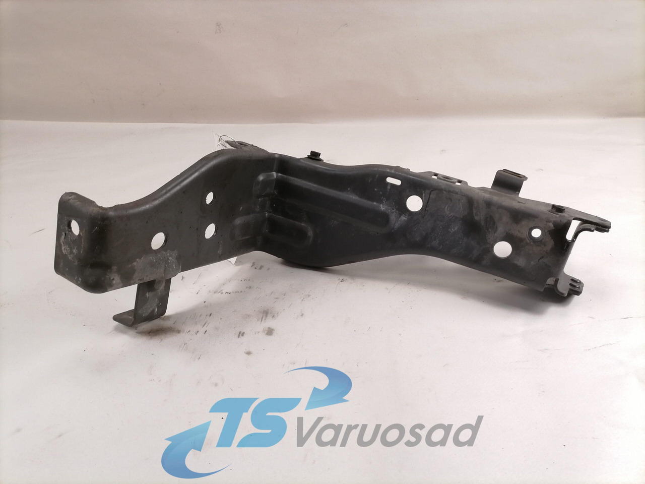 Volvo Light bracket 82285617 - Apšvietimas - Sunkvežimis: foto 1 Volvo Light bracket 82285617 - Apšvietimas - Sunkvežimis: foto 1