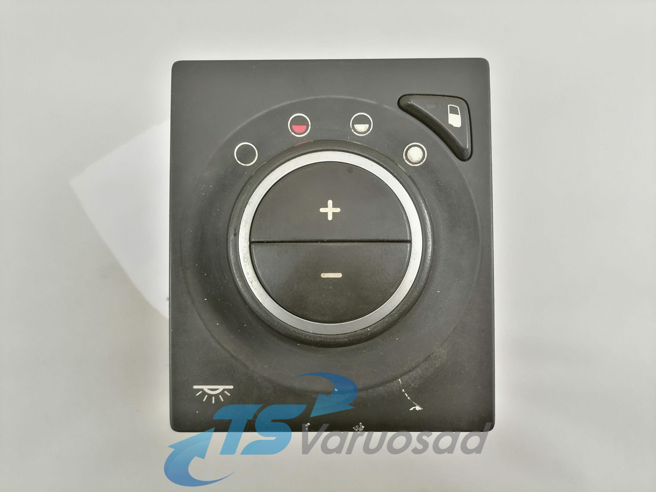 Volvo Lüliti, salongi valgustus 22562599 - Kabina - Sunkvežimis: foto 1 Volvo Lüliti, salongi valgustus 22562599 - Kabina - Sunkvežimis: foto 1