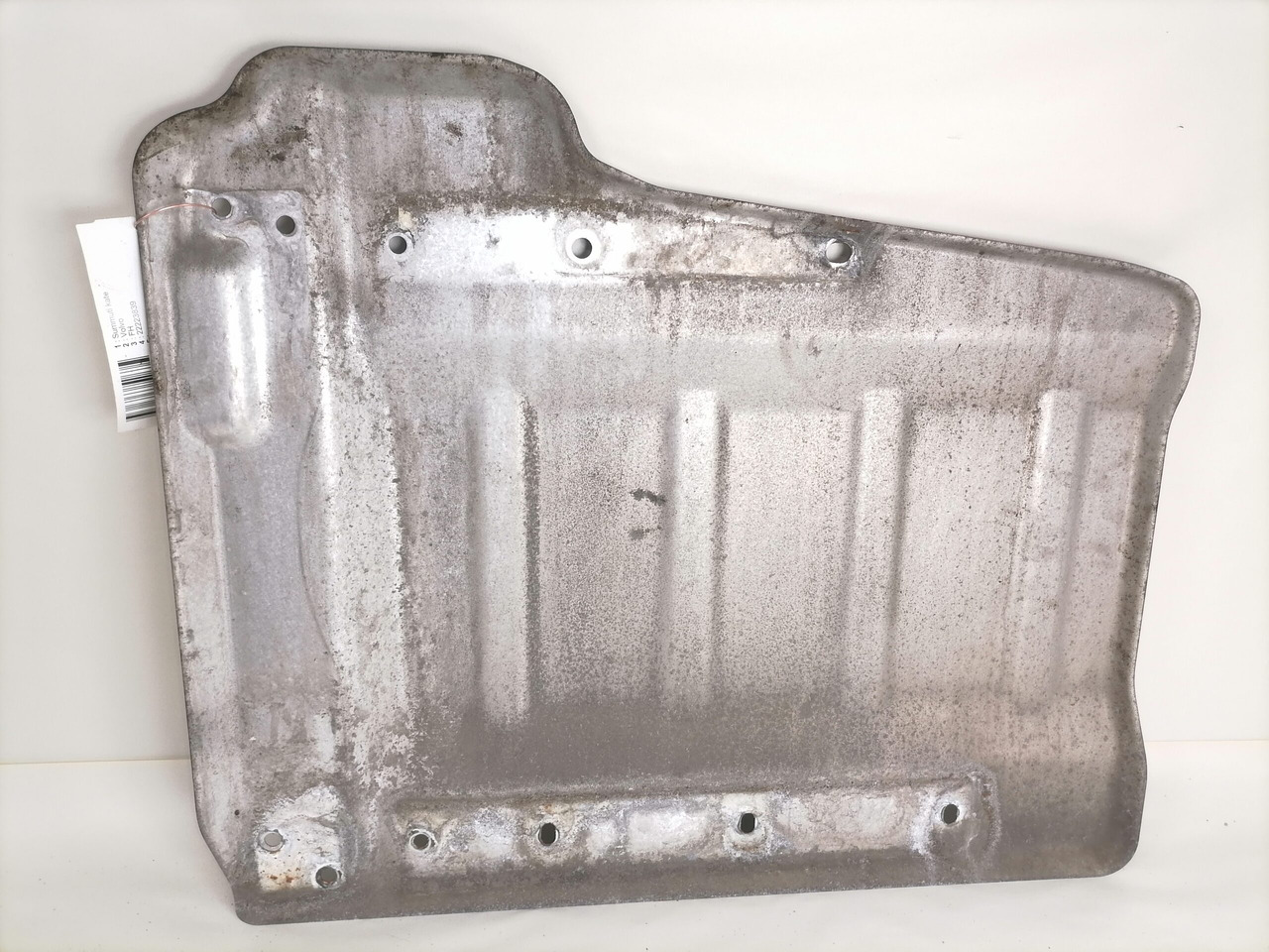 Volvo Muffler cover 22223839 - Duslintuvas - Sunkvežimis: foto 3 Volvo Muffler cover 22223839 - Duslintuvas - Sunkvežimis: foto 3