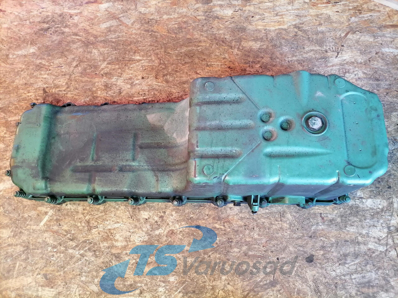Volvo Oil sump 20493972 - Alyvos karteris - Sunkvežimis: foto 2 Volvo Oil sump 20493972 - Alyvos karteris - Sunkvežimis: foto 2