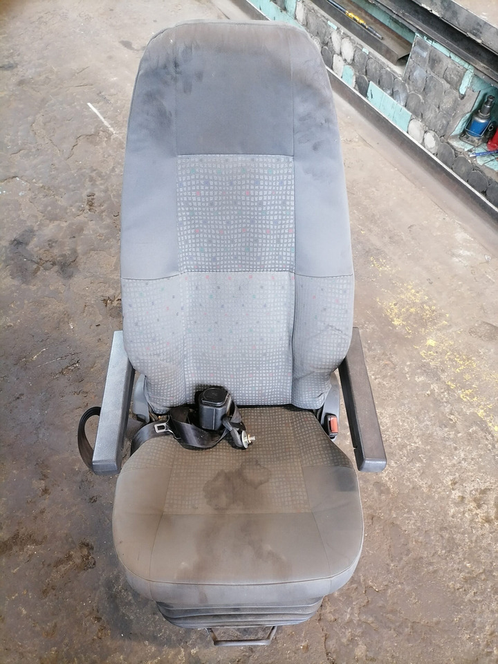 Volvo Passenger seat 20591478 - Sėdynė - Sunkvežimis: foto 3 Volvo Passenger seat 20591478 - Sėdynė - Sunkvežimis: foto 3