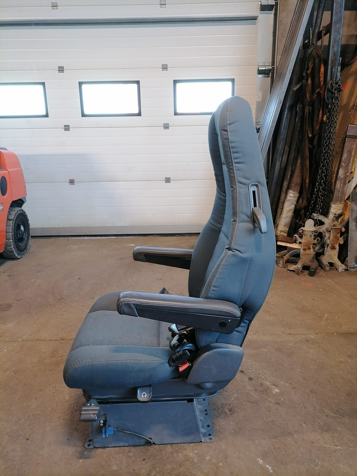 Volvo Passenger seat 21065292 - Sėdynė - Sunkvežimis: foto 4 Volvo Passenger seat 21065292 - Sėdynė - Sunkvežimis: foto 4