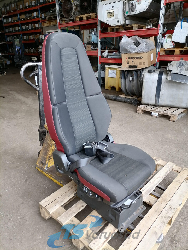 Volvo Passenger seat 82201647 - Sėdynė - Sunkvežimis: foto 1 Volvo Passenger seat 82201647 - Sėdynė - Sunkvežimis: foto 1