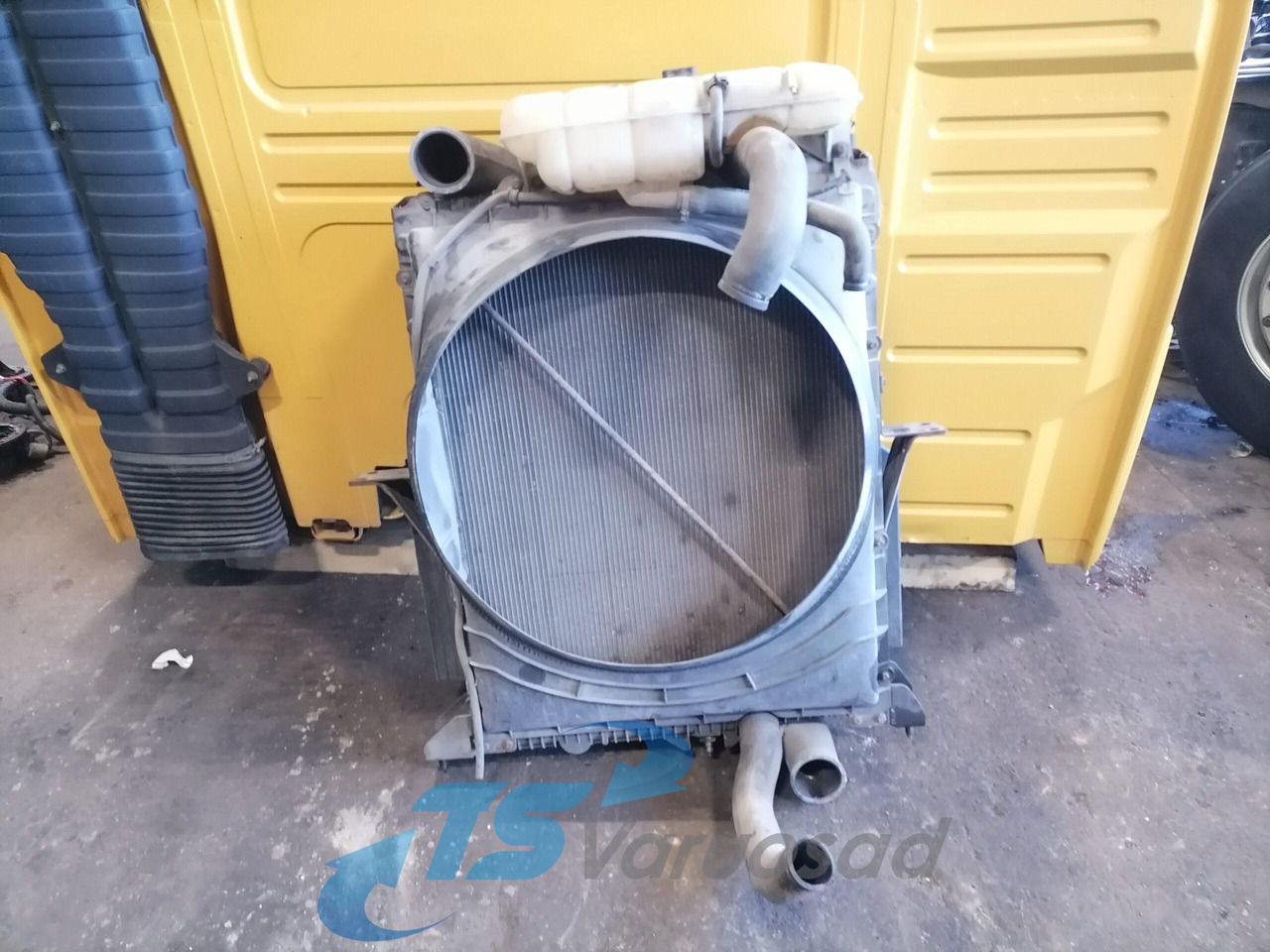 Volvo Radiaatorite komplekt 20936055 - Radiatorius - Sunkvežimis: foto 2 Volvo Radiaatorite komplekt 20936055 - Radiatorius - Sunkvežimis: foto 2