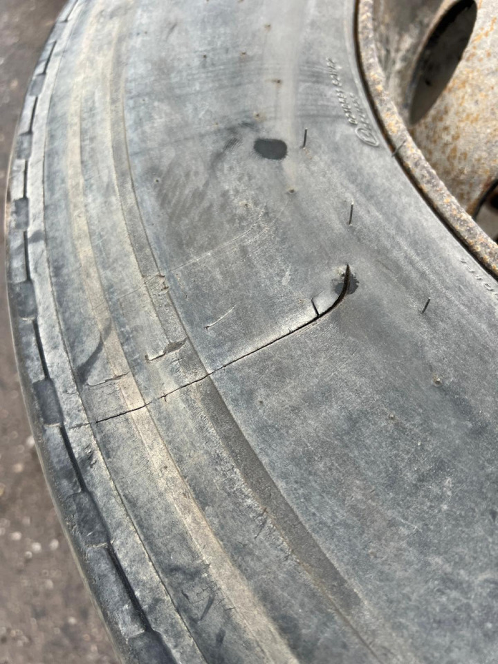 Volvo Rehvid + veljed 315/70R22.5 31570R225 - Padangos ir ratlankiai - Sunkvežimis: foto 4 Volvo Rehvid + veljed 315/70R22.5 31570R225 - Padangos ir ratlankiai - Sunkvežimis: foto 4