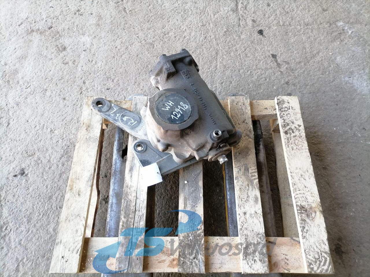 Volvo Steering box 21466592 - Vairo pavara - Sunkvežimis: foto 1 Volvo Steering box 21466592 - Vairo pavara - Sunkvežimis: foto 1