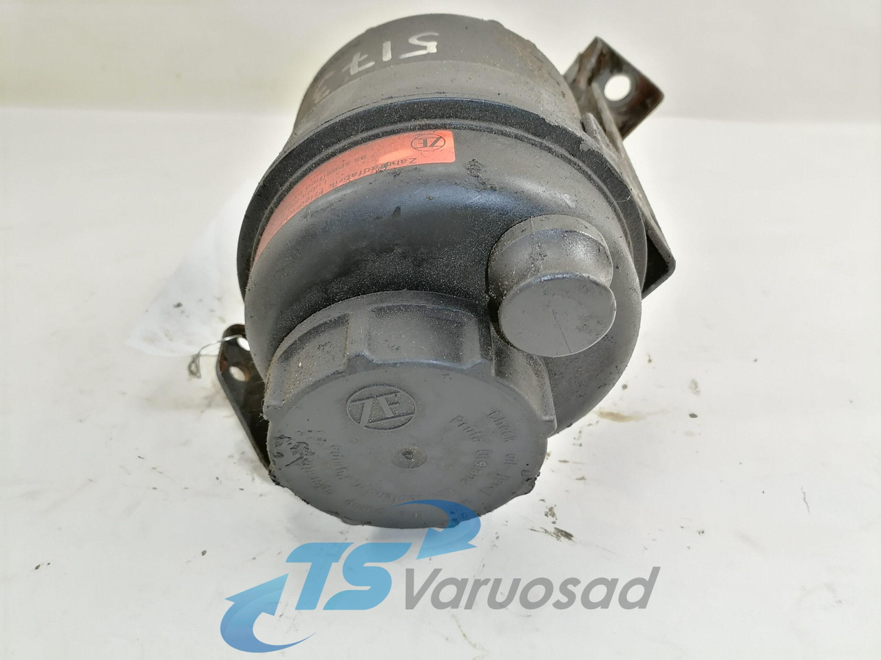 Volvo Steering oil tank+ bracket 1592945 - Vairo stiprintuvo šlanga - Sunkvežimis: foto 2 Volvo Steering oil tank+ bracket 1592945 - Vairo stiprintuvo šlanga - Sunkvežimis: foto 2