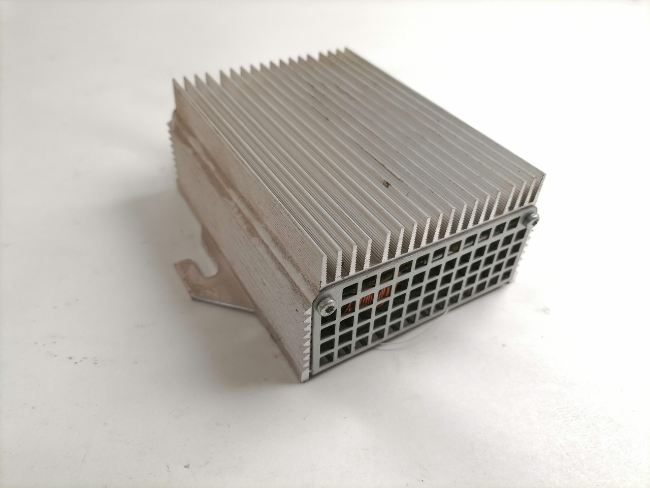 Volvo Voltage converter 20724975 - Elektros sistema - Sunkvežimis: foto 4 Volvo Voltage converter 20724975 - Elektros sistema - Sunkvežimis: foto 4