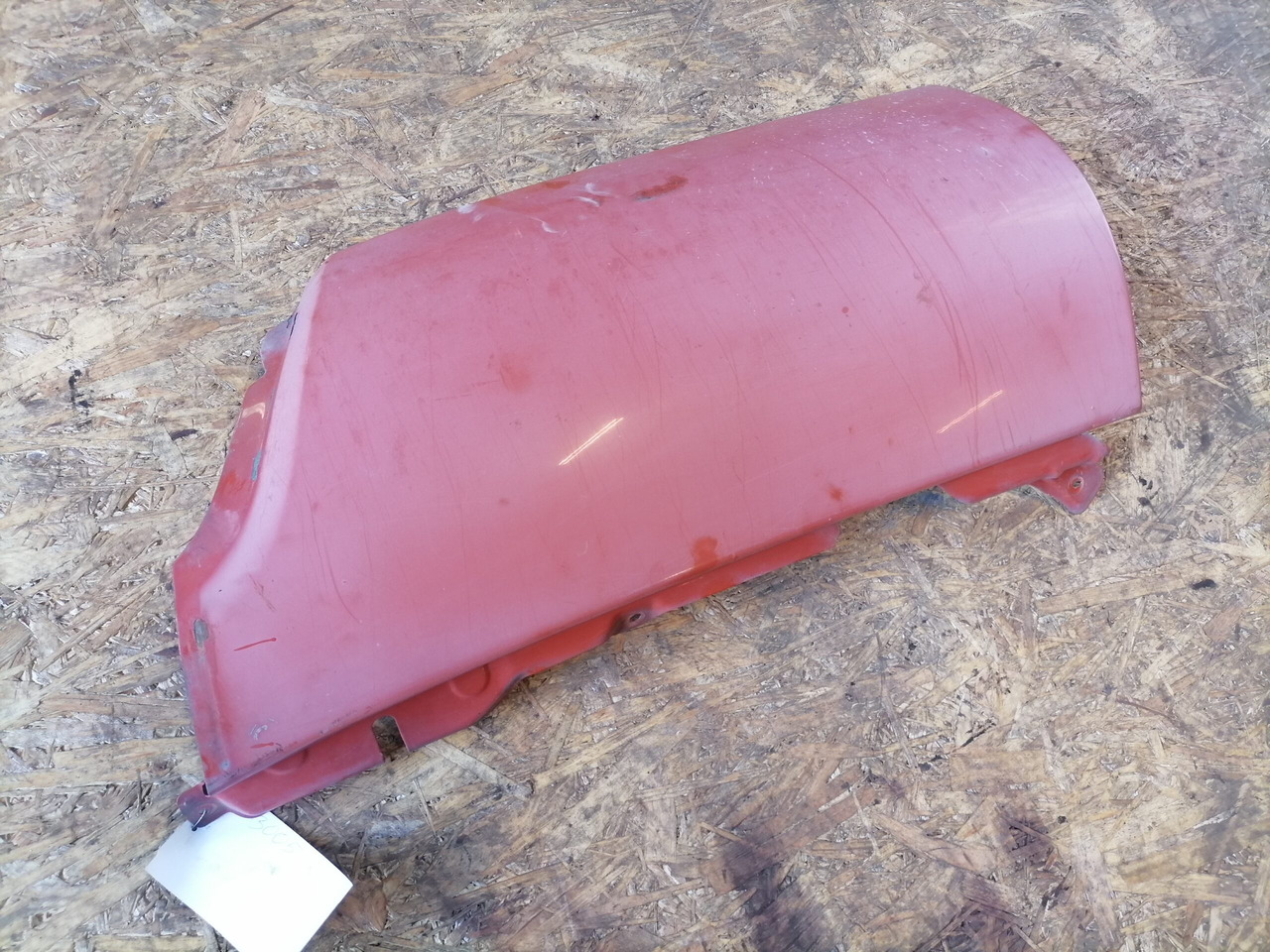 Volvo Volvo kabiini nurgapõsk, parem 20379172 - Grotelės - Sunkvežimis: foto 2 Volvo Volvo kabiini nurgapõsk, parem 20379172 - Grotelės - Sunkvežimis: foto 2