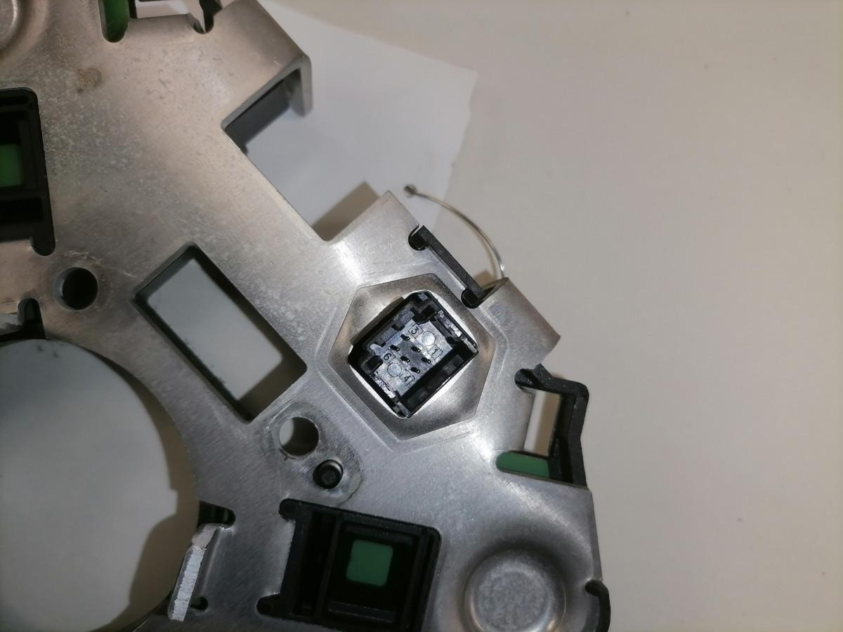 Volvo Volvo rooli lülitite kandur 21601029 - Kabina - Sunkvežimis: foto 4 Volvo Volvo rooli lülitite kandur 21601029 - Kabina - Sunkvežimis: foto 4