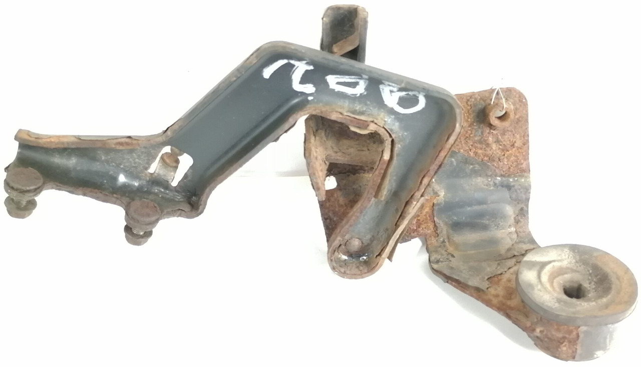 Volvo lower grille carrier hinge 20425955 - Grotelės - Sunkvežimis: foto 3 Volvo lower grille carrier hinge 20425955 - Grotelės - Sunkvežimis: foto 3