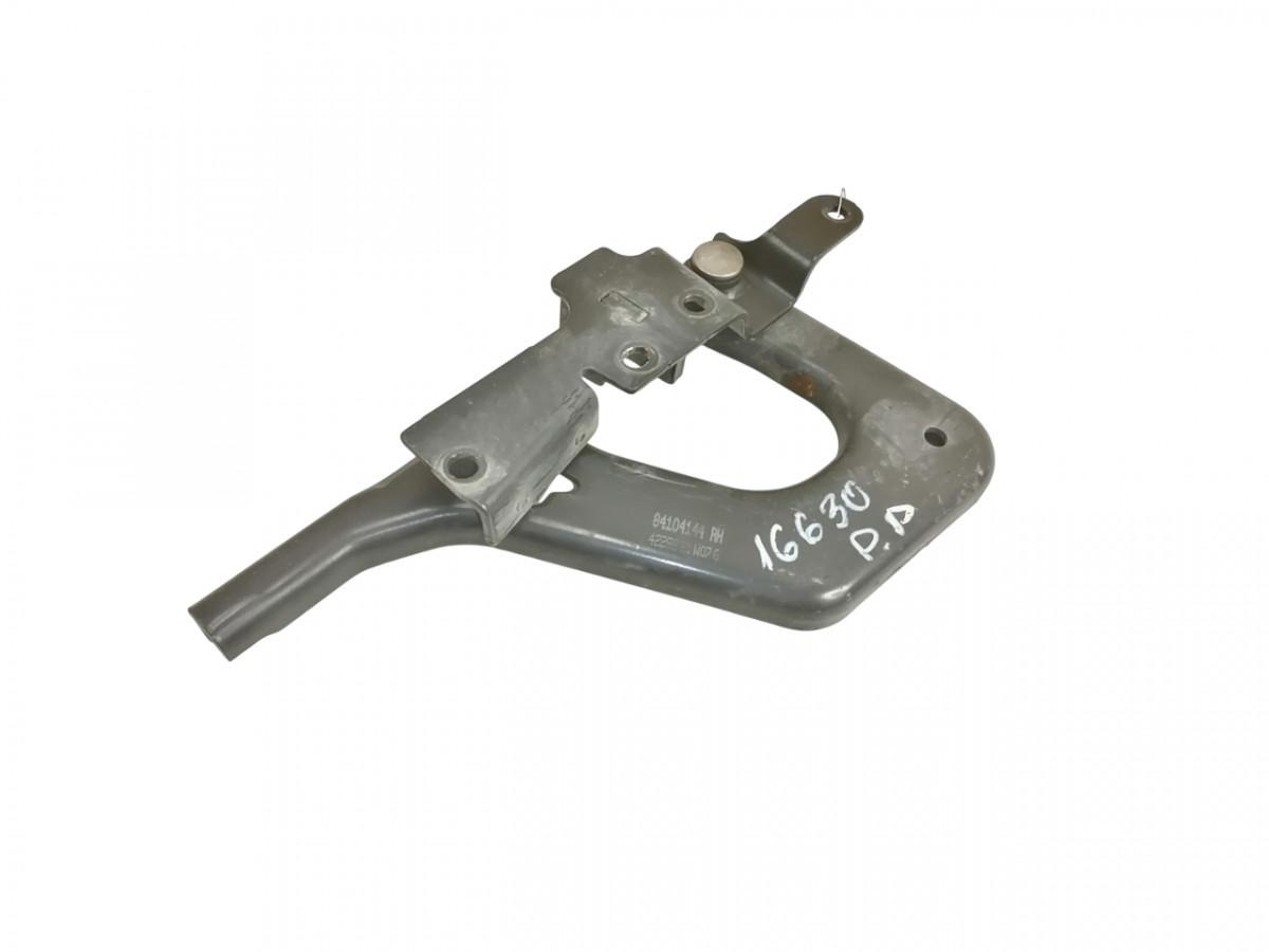 Volvo lower grille carrier hinge 84104144 - Grotelės - Sunkvežimis: foto 1 Volvo lower grille carrier hinge 84104144 - Grotelės - Sunkvežimis: foto 1