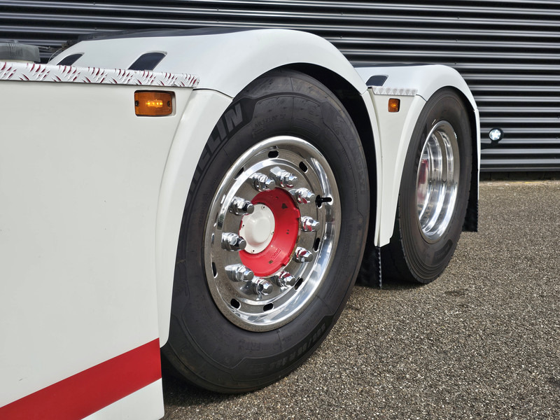 DAF XF480 / 6x2/4 / LIFT STEERING AXLE - Vilkikas: foto 2 DAF XF480 / 6x2/4 / LIFT STEERING AXLE - Vilkikas: foto 2