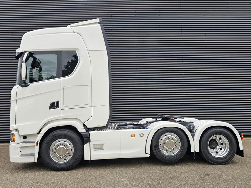 Scania S660 V8 6x2/4 / 2 x PTO / PARKING COOLER / FULL AIR - Vilkikas: foto 3 Scania S660 V8 6x2/4 / 2 x PTO / PARKING COOLER / FULL AIR - Vilkikas: foto 3